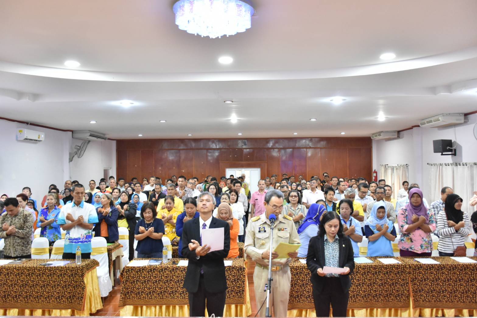 สำนักงาน กกต. จังหวัดสตูล จัดการสัมมนาและเผยแพร่ประกาศเจตจำนงทางการเมืองในการต่อต้านทุจริต เพื่อให้ความรู้ในการเตรียมความพร้อมการเลือกตั้งท้องถิ่นและการเลือกตั้งทุกระดับ